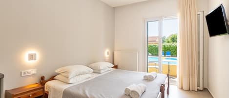 1 habitación, tabla de planchar con plancha, wifi gratis y ropa de cama