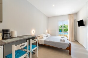 1 habitación, tabla de planchar con plancha, wifi gratis y ropa de cama