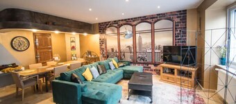 Villa 'Les Dames Du Pont' with Private Terrace and Wi-Fi