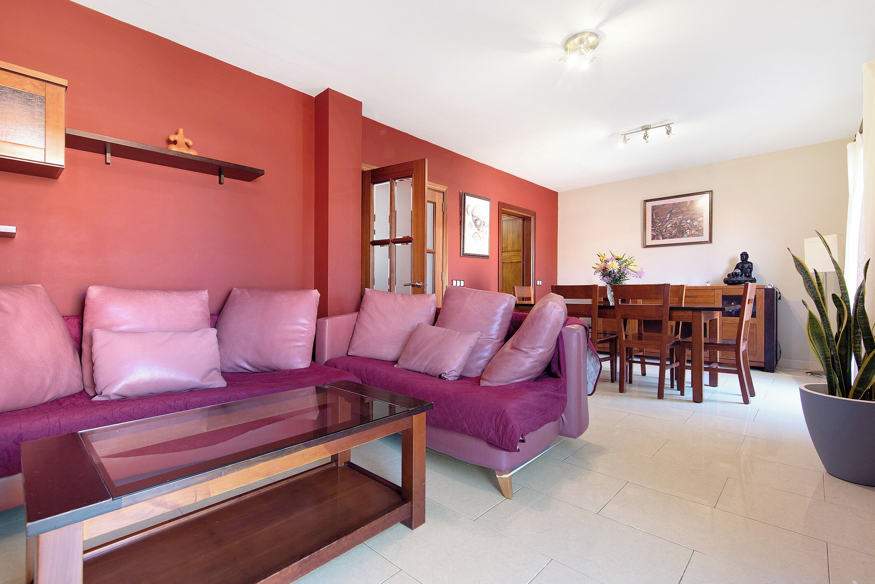 TV, streaming services, stereo