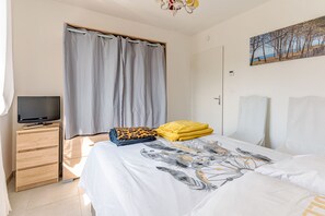 3 chambres, fer et planche à repasser, Wi-Fi gratuit