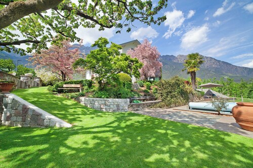 Einzimmerapartment "Casa Sonngart" mit Bergblick, privatem Pool & WLAN