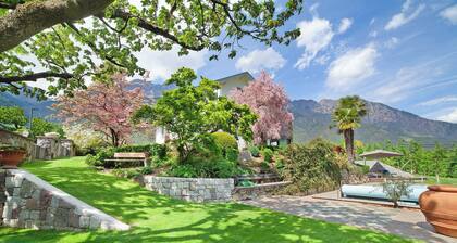 Einzimmerapartment "Casa Sonngart" mit Bergblick, privatem Pool & WLAN
