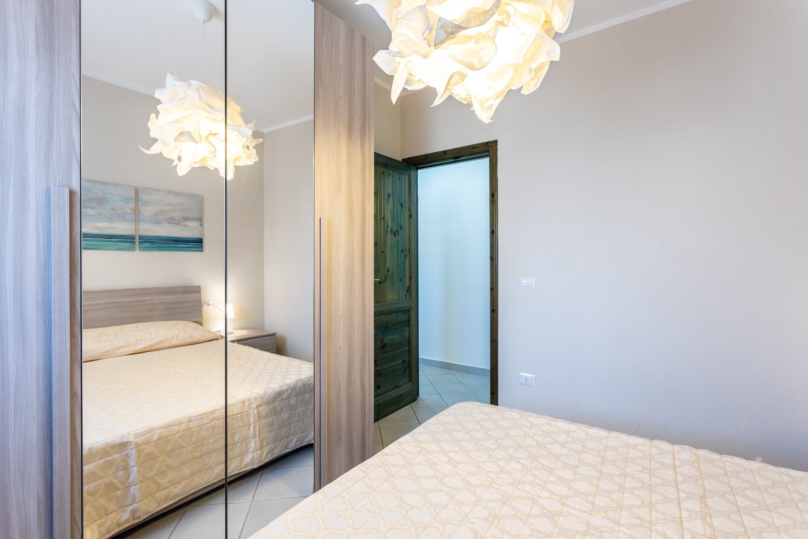 1 bedroom, bed sheets