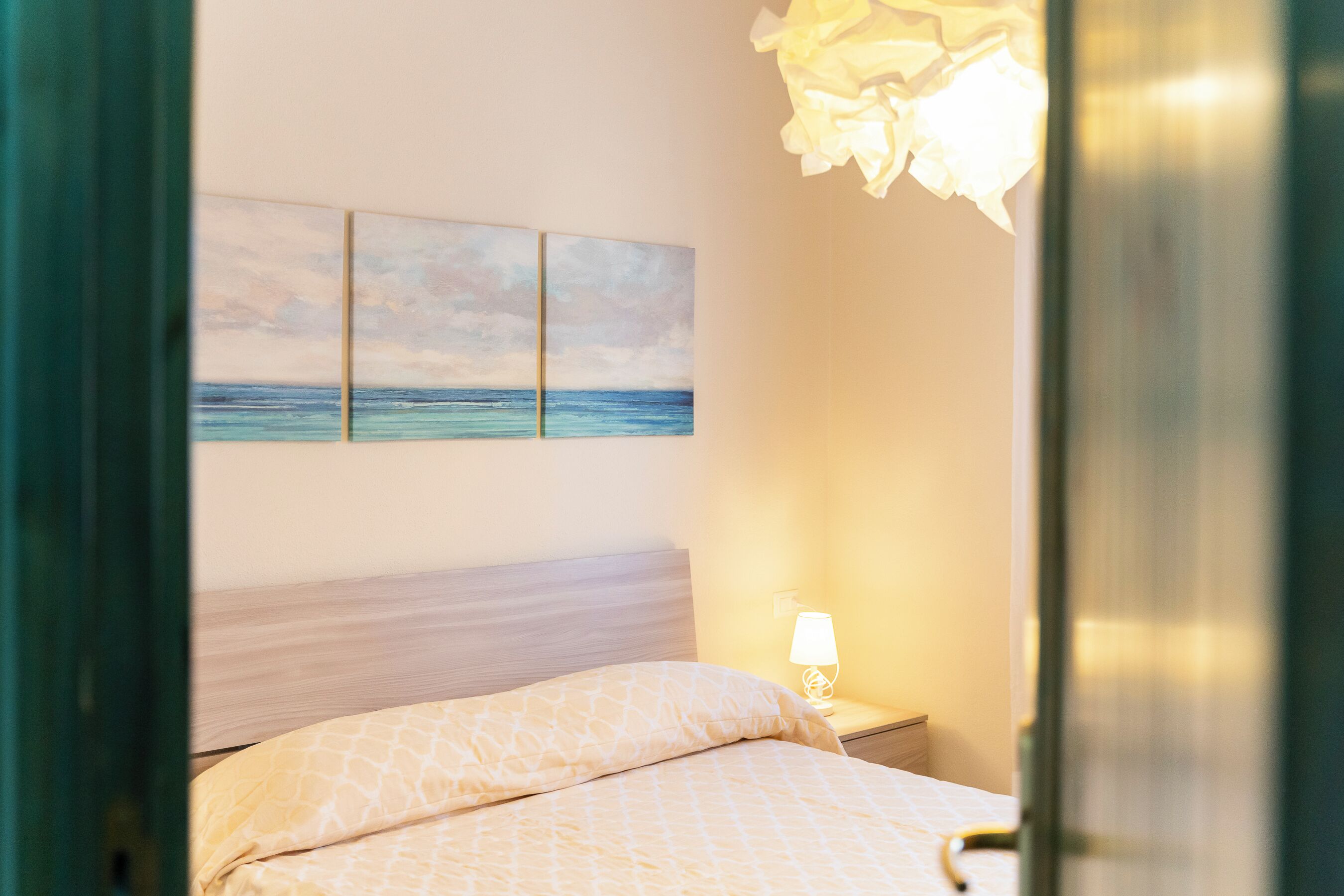 1 bedroom, bed sheets