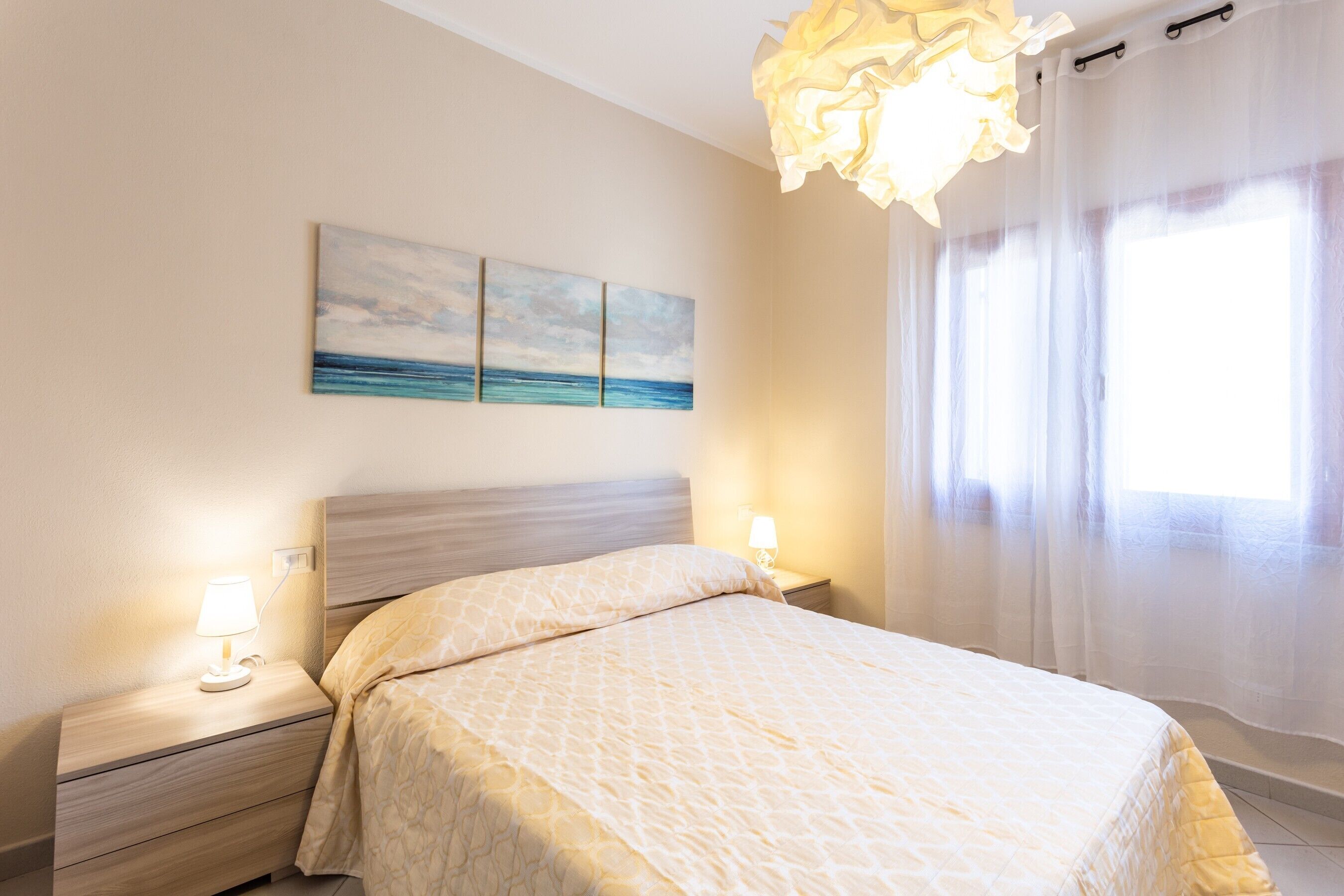 1 bedroom, bed sheets