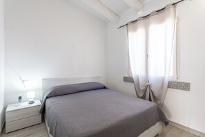 2 Schlafzimmer, Bügeleisen/Bügelbrett, Bettwäsche