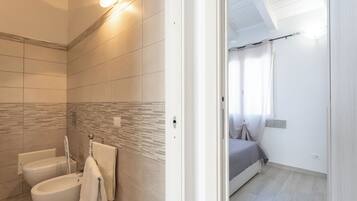 2 Schlafzimmer, Bügeleisen/Bügelbrett, Bettwäsche