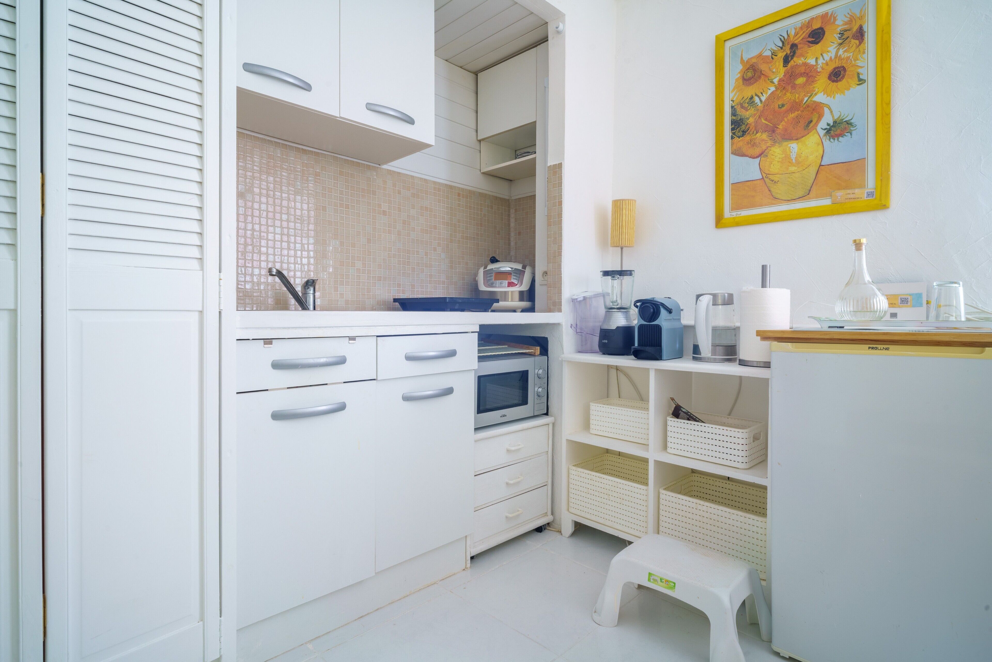 雪櫃、微波爐、焗爐、爐具