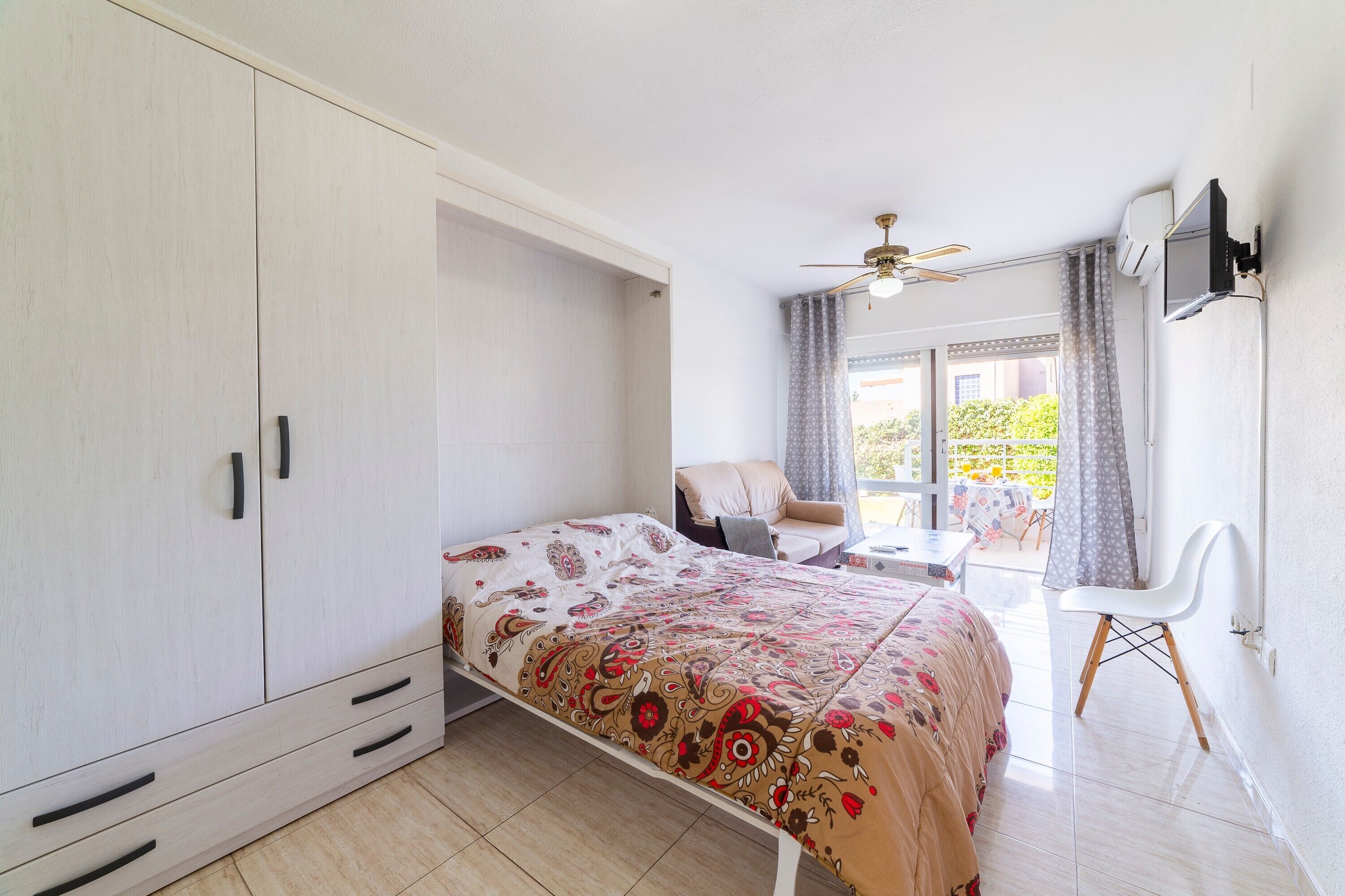 熨斗/熨衣板、免费 WiFi、床单