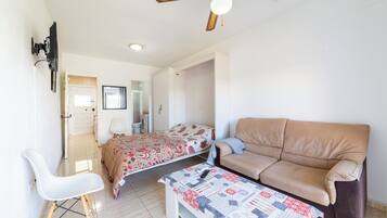 Silitysrauta/-lauta, ilmainen Wi-Fi, vuodevaatteet