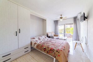 Bügeleisen/Bügelbrett, kostenloses WLAN, Bettwäsche