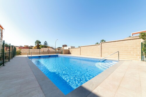 Einzimmerwohnung "Gaviotas 4" mit Gemeinschaftspool, privater Terrasse und Klimaanlage