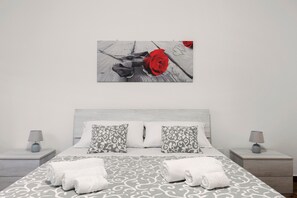 2 bedrooms, iron/ironing board, free WiFi, bed sheets - Holiday Home "La Coccinella" close to the Sea with Balcony & Wi-Fi (Isola delle Femmine)