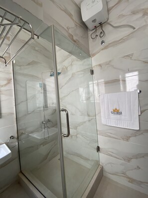 Standard Room | Bathroom | Free toiletries, hair dryer - Post Ridge Hotel and Restaurant (Kweiman)