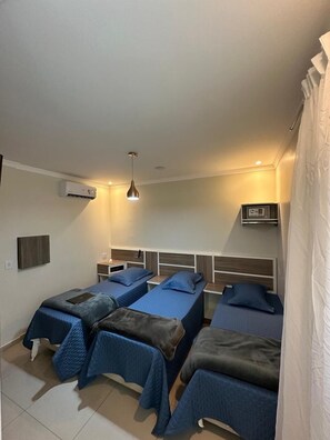 Phòng 4 Deluxe | Két bảo mật tại phòng, bàn ủi/dụng cụ ủi quần áo