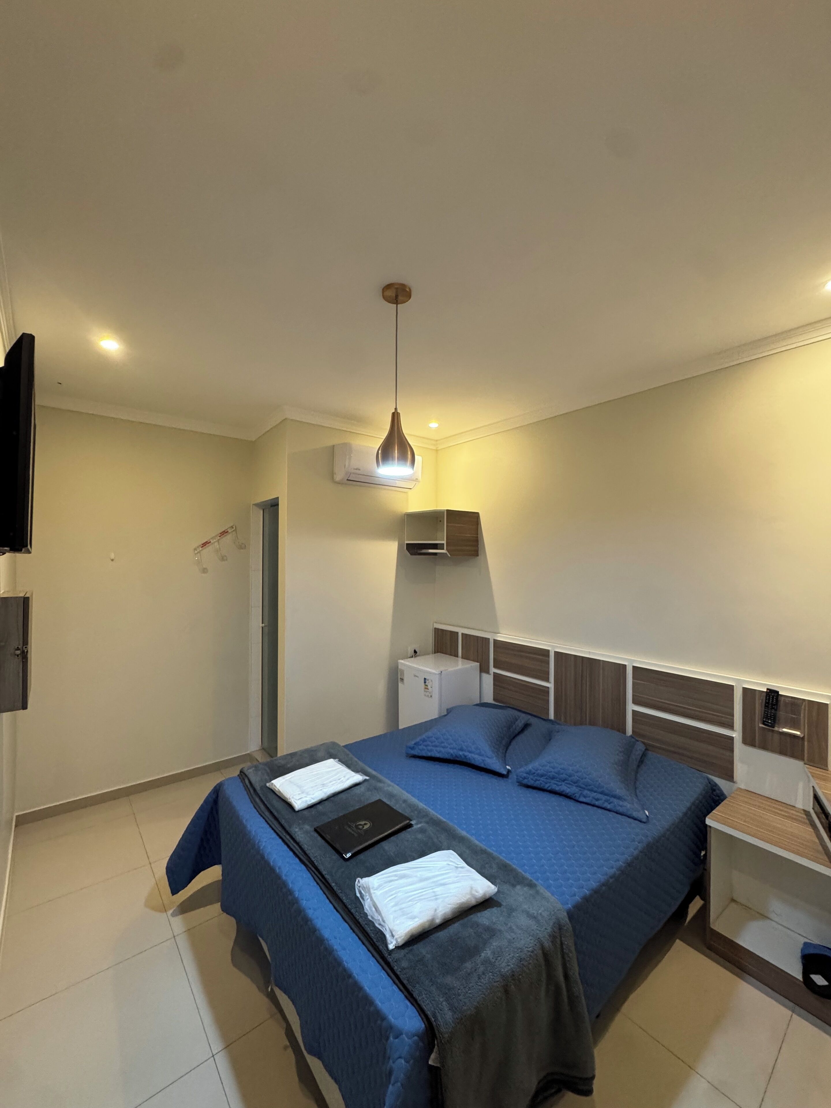 Comfort Double Room | In-room safe, iron/ironing board, free WiFi, bed sheets