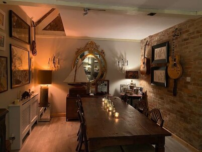 Eclectic Barn · Pergola & Dog-Friendly Garden