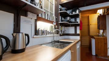 Fridge, oven, dishwasher, toaster