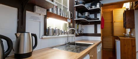 Fridge, oven, dishwasher, toaster