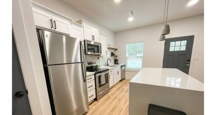 Lux Living near Downtown Dothan & Hospitals