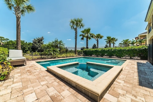 Beautiful Reunion Vacation Home - Pool/Spa/Games - On Jack Nicholas golf course.