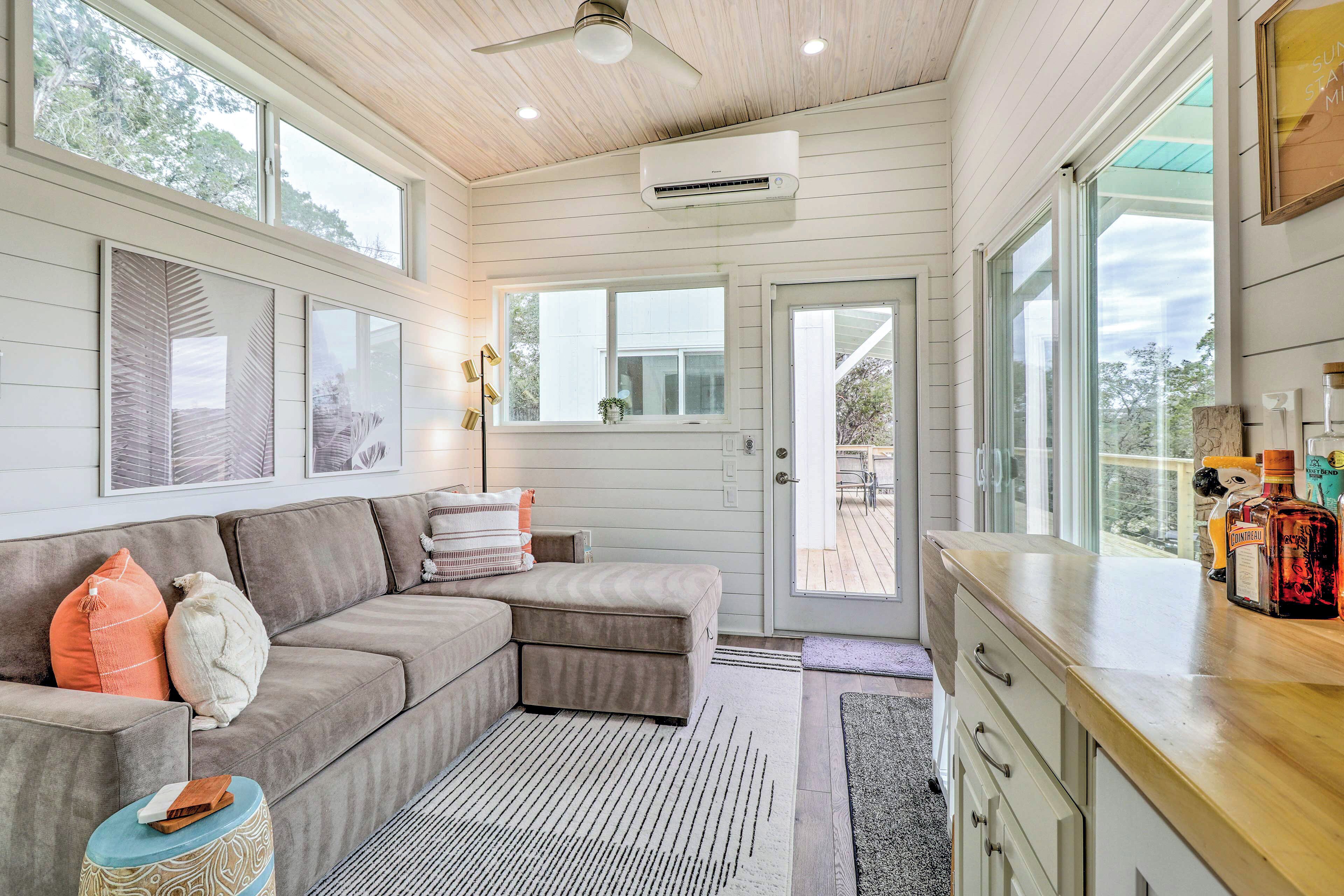 Updated Texas Tiny Home Rental On Lake Travis - Lakeway, TX