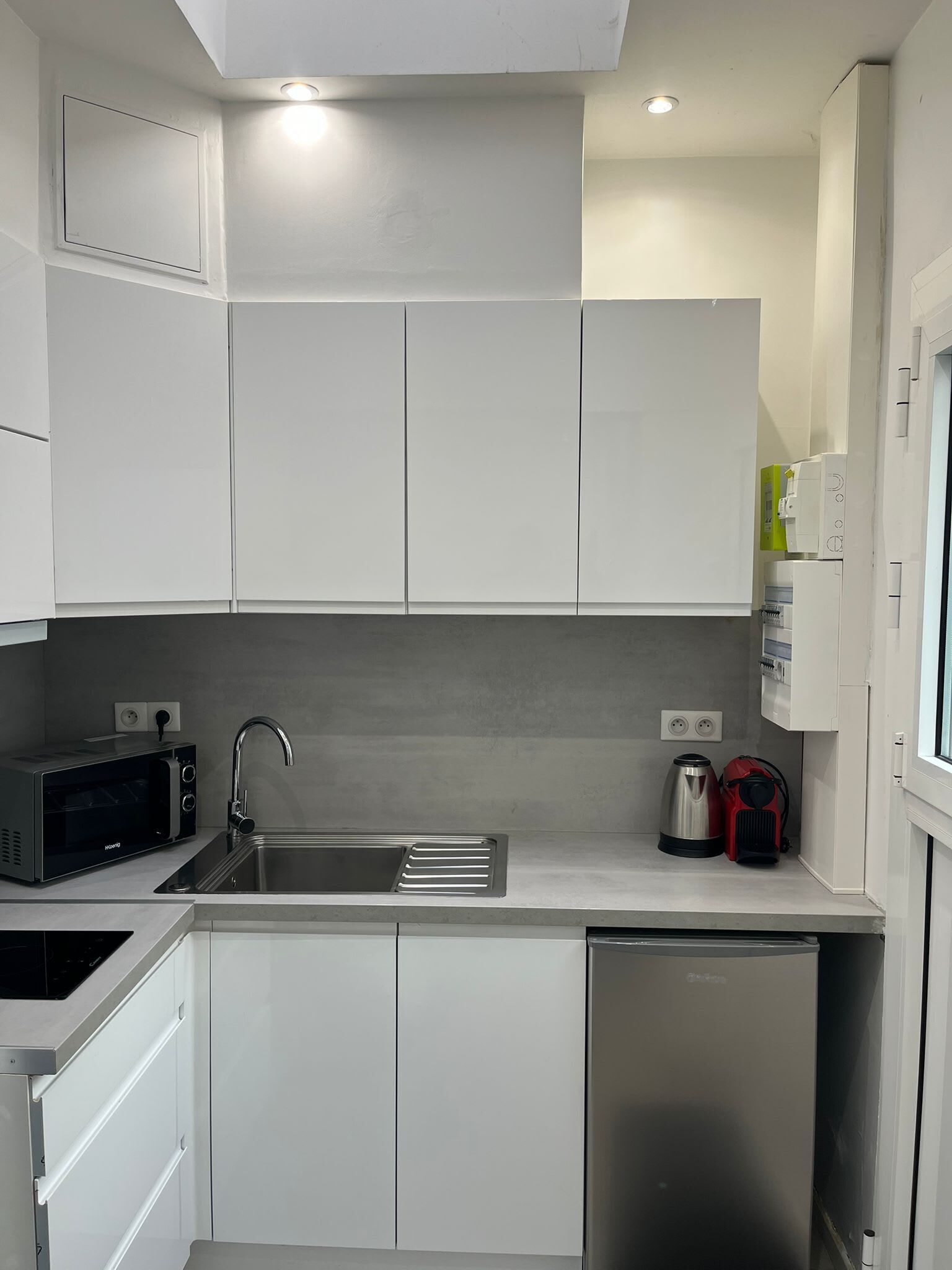 Herdplatte, Wasserkocher mit Kaffee-/Teezubehör