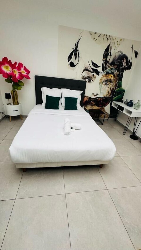 Bügeleisen/Bügelbrett, WLAN, Bettwäsche