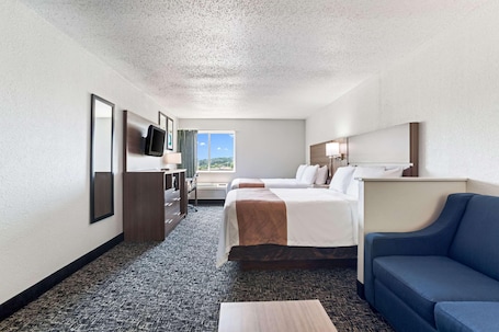 Room. Quality Inn & Suites Ferdinand