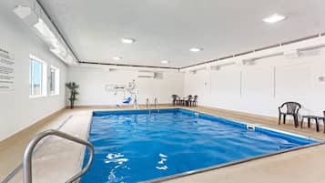 Una piscina cubierta