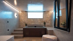 Unclassified image, 3 of 122, button - Royal Hotel and Suites (Kassandra)