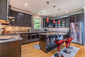 Fridge, microwave, oven, dishwasher - “What a View!” Pet Friendly - Amazing marsh views, Golf cart included - 160 Davis Love (Fripp Island)