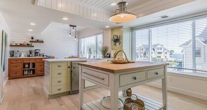 Ocean Front 3 Bedroom Villa, 4 seat golf cart included - 650 Newhaven