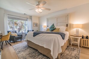 3 bedrooms, desk, iron/ironing board, internet - Ocean Front 3 Bedroom Villa, 4 seat golf cart included - 650 Newhaven (Fripp Island)