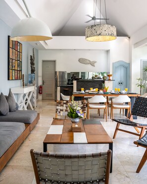 Villa, 3 habitaciones, fumadores, piscina privada | Comedor