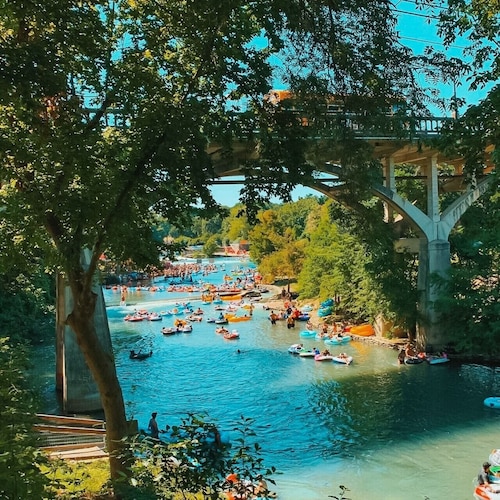 Porter Haus at Camp Warnecke*Direct Comal River Access*Walk to Downtown NB