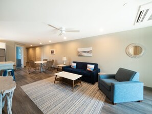 Flat-screen TV - Long Beach Suites (Gloucester)