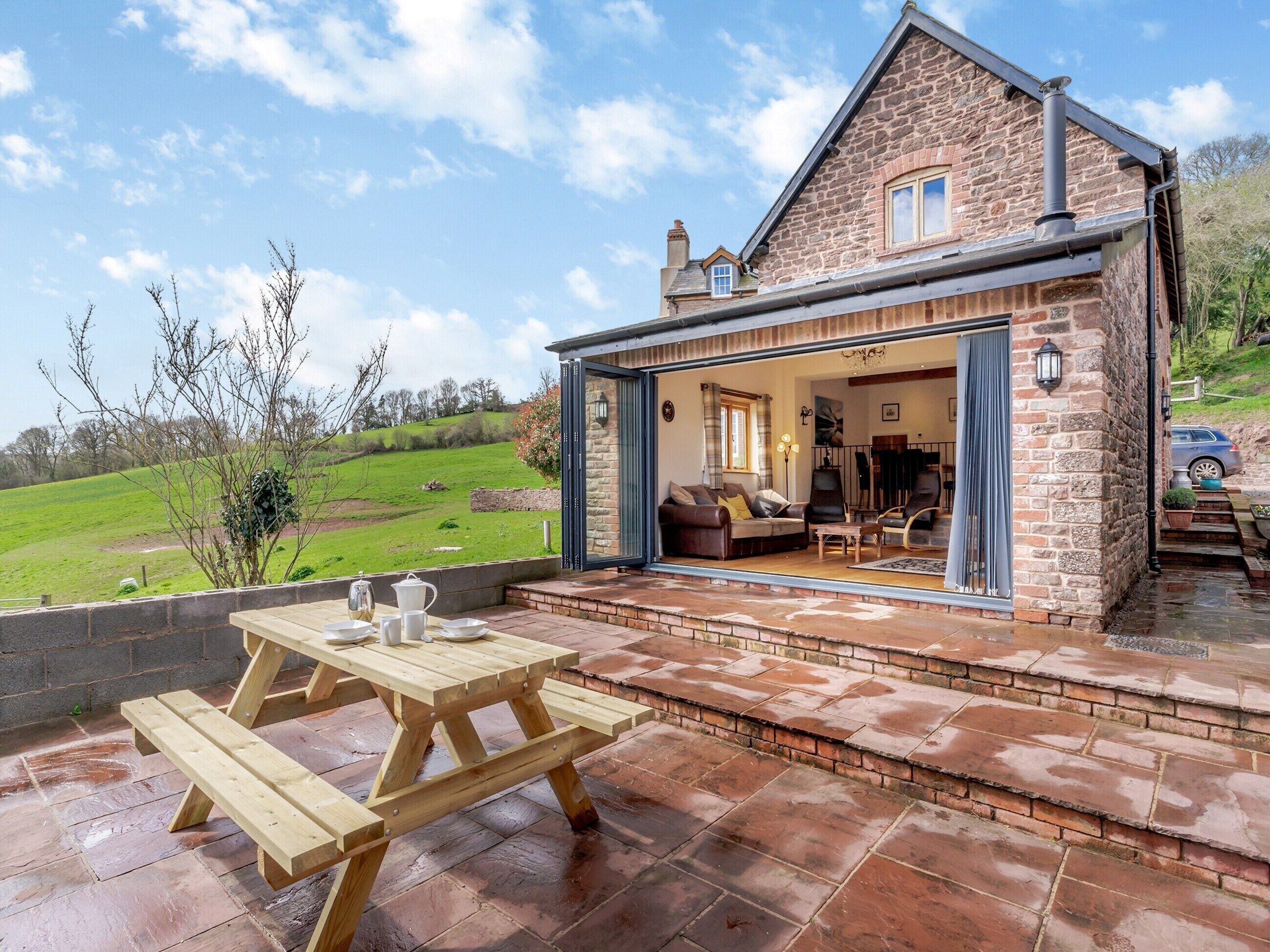 2 bedroom accommodation in Skenfrith, near Monmouth