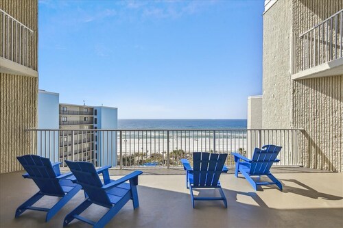 Beachfront Studio~ Beachside Pool~ Onsite Cafe~ Studio Top of the Gulf 721