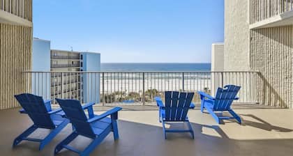 Beachfront Studio~ Beachside Pool~ Onsite Cafe~ Studio Top of the Gulf 721