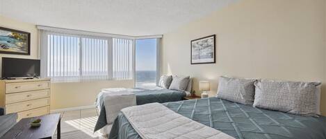 Fer et planche à repasser, accès Internet, draps fournis