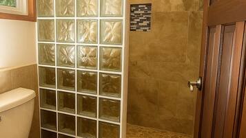 Free toiletries, bathrobes, towels