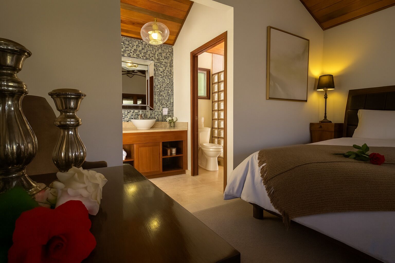 In-room safe, soundproofing, iron/ironing board, free WiFi