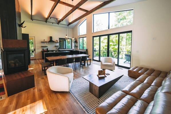 Smart TV, fireplace, offices