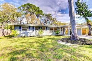 Exterior - Charming Sarasota Vacation Home Near Downtown (Sarasota)
