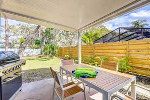 Outdoor dining - Charming Sarasota Vacation Home Near Downtown (Sarasota)