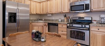 Pet Friendly 1 bedroom, downtown location, private patio