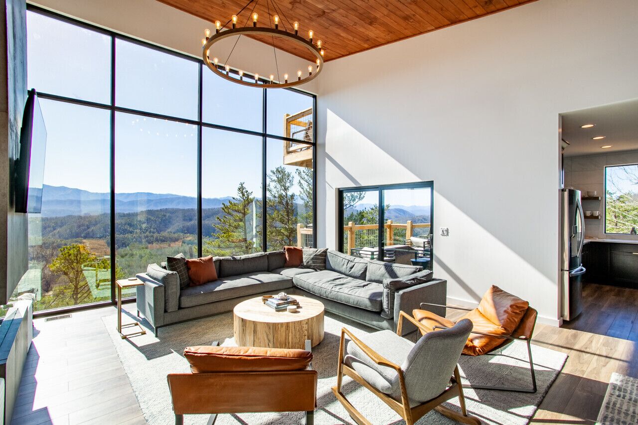 Smart-TV, Kamin, Tischtennisplatte