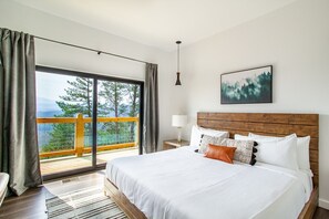 4 slaapkamers, een bureau, een strijkplank/strijkijzer, wifi